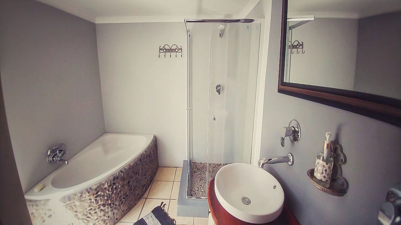 Photo of Bathroom in Kai !Garib