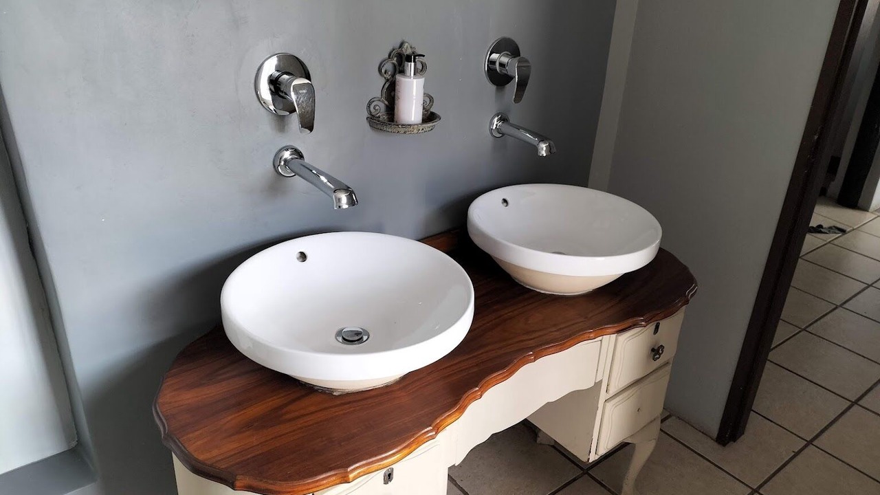 Photo of Bathroom in Kai !Garib
