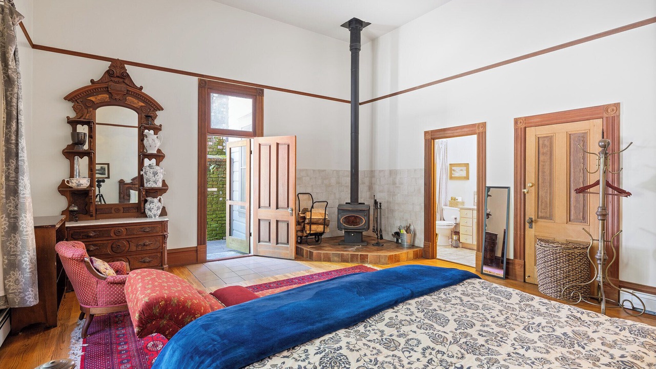 Photo of Bedroom in Redwood Valley