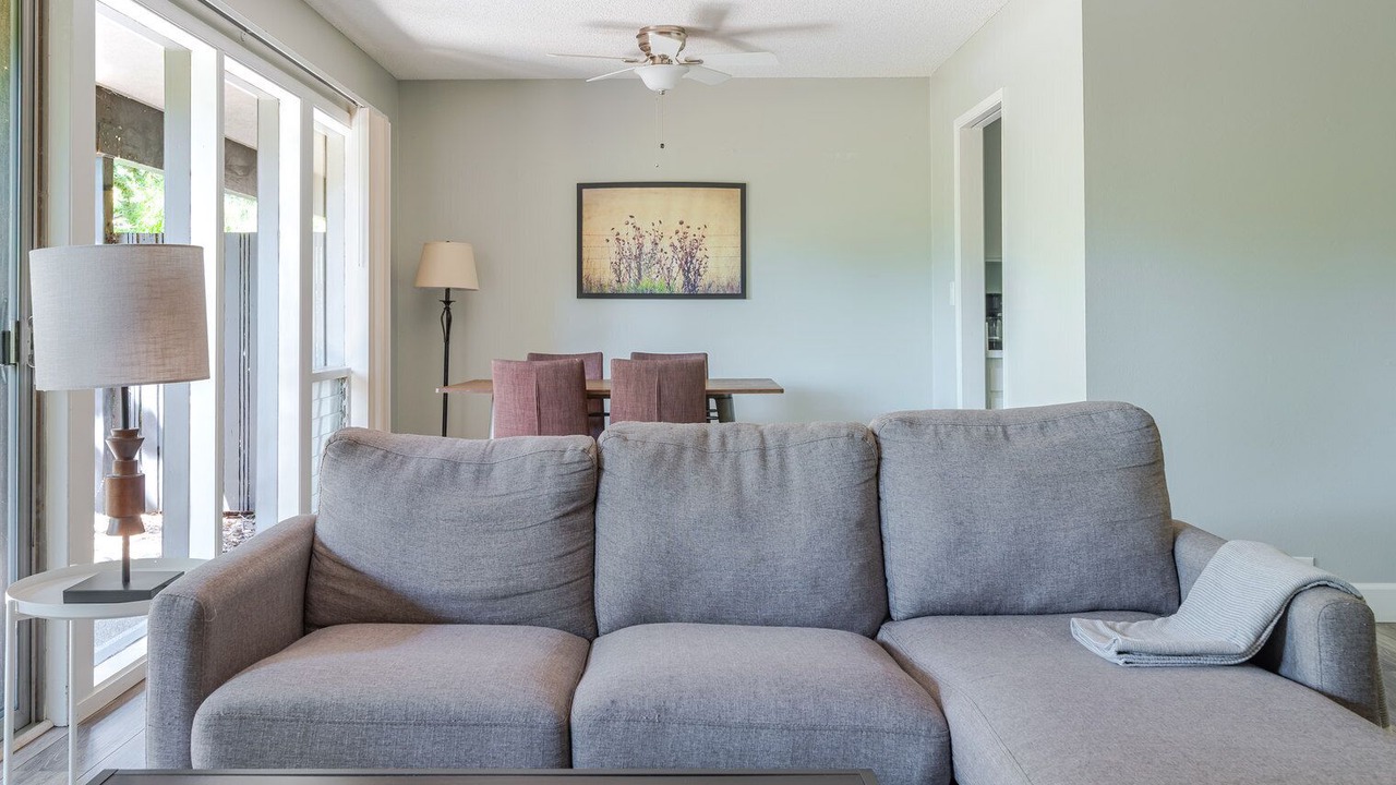 Photo of Livingroom in University South