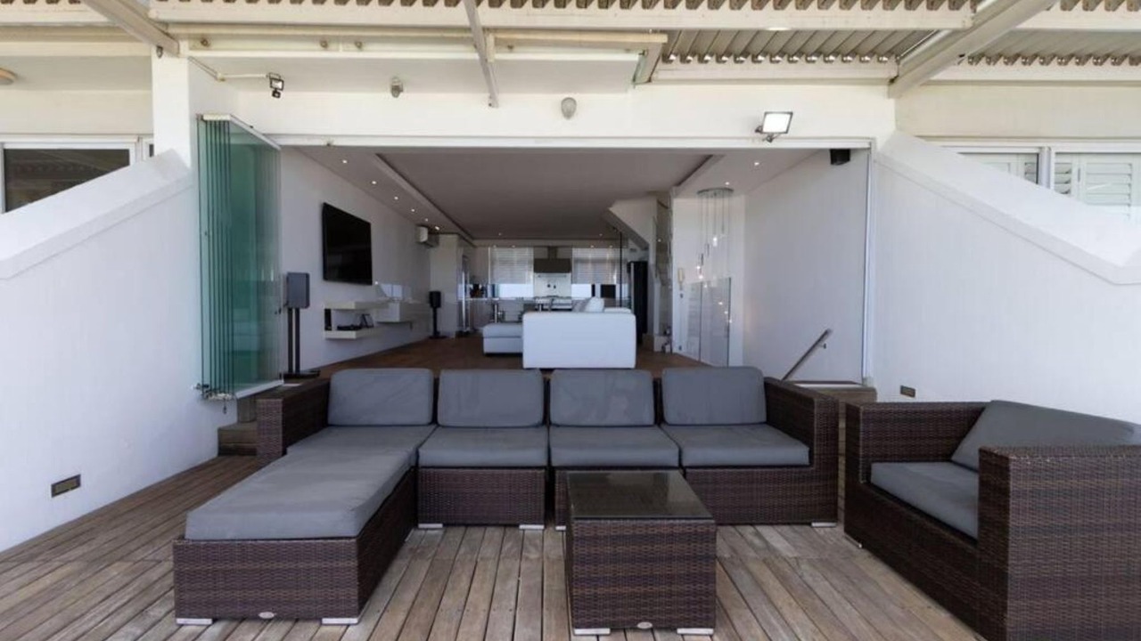 Photo of Livingroom in Lagoon Beach
