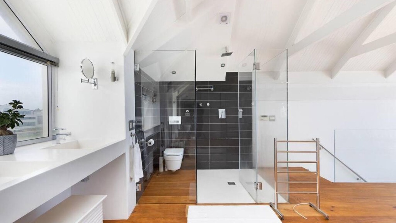 Photo of Bathroom in Lagoon Beach