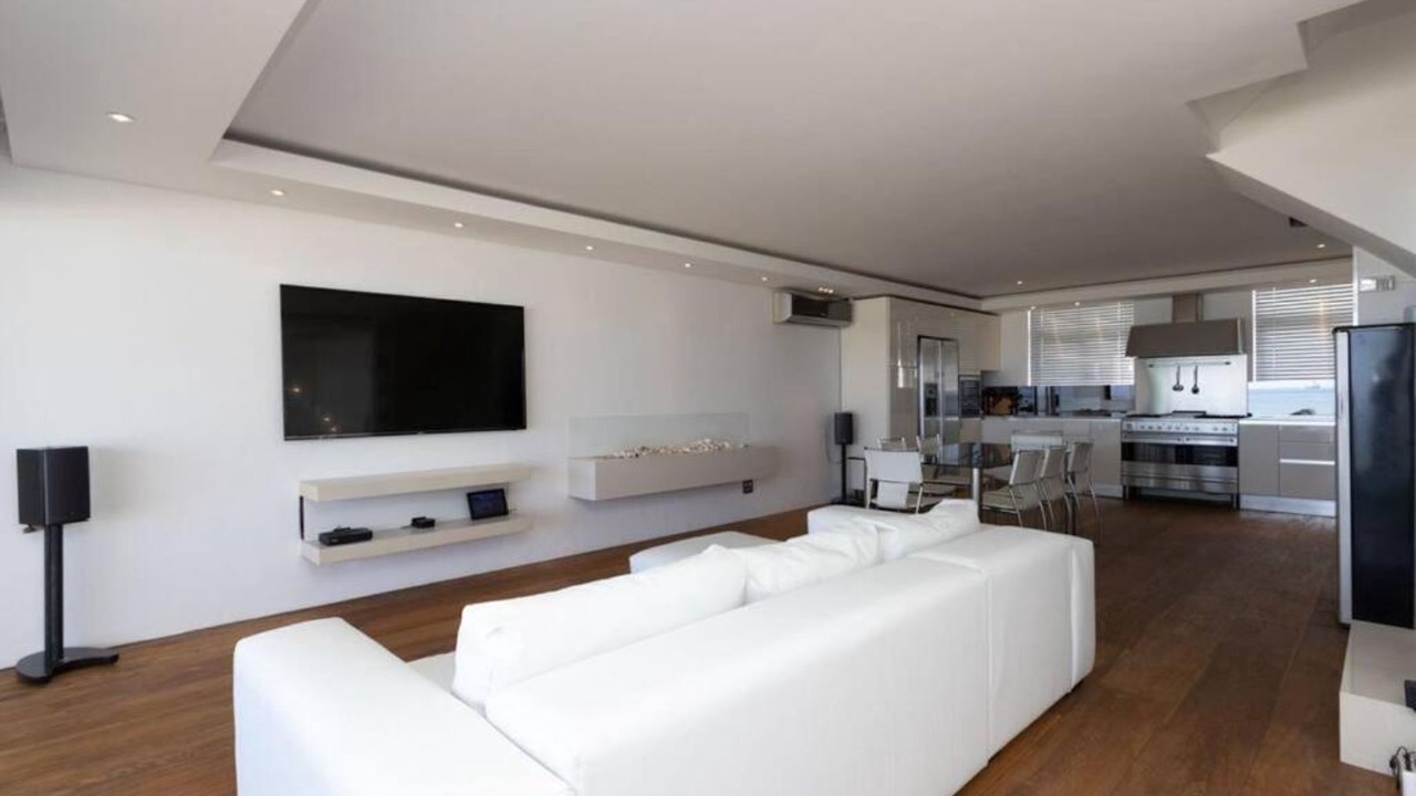 Photo of Livingroom in Lagoon Beach