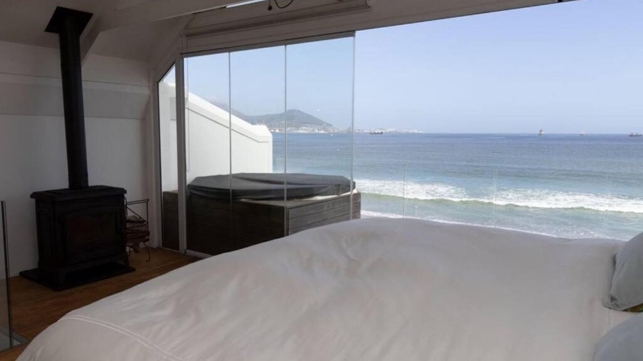 Photo of Bedroom in Lagoon Beach