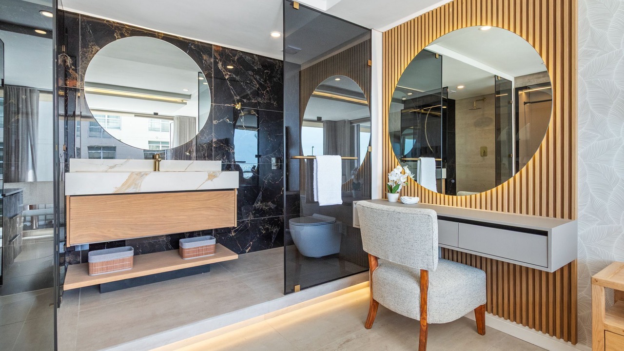 Photo of Bathroom in Lagoon Beach