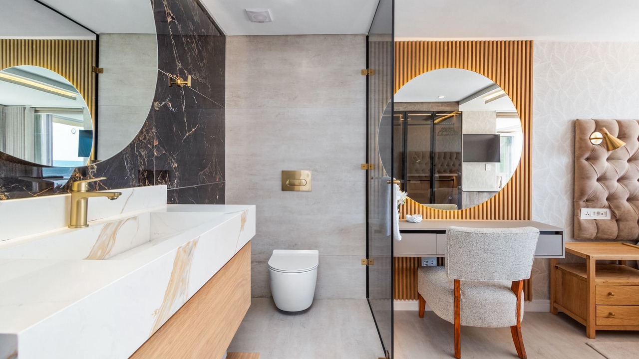 Photo of Bathroom in Lagoon Beach