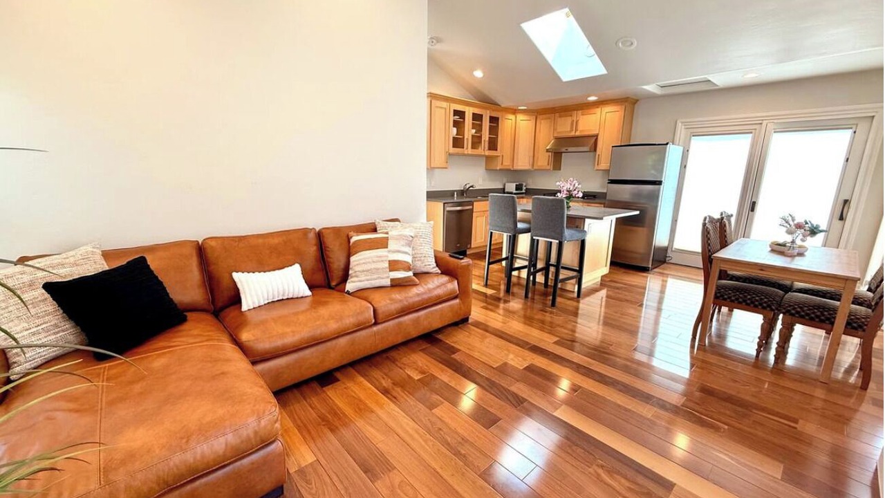 Photo of Livingroom in Cupertino