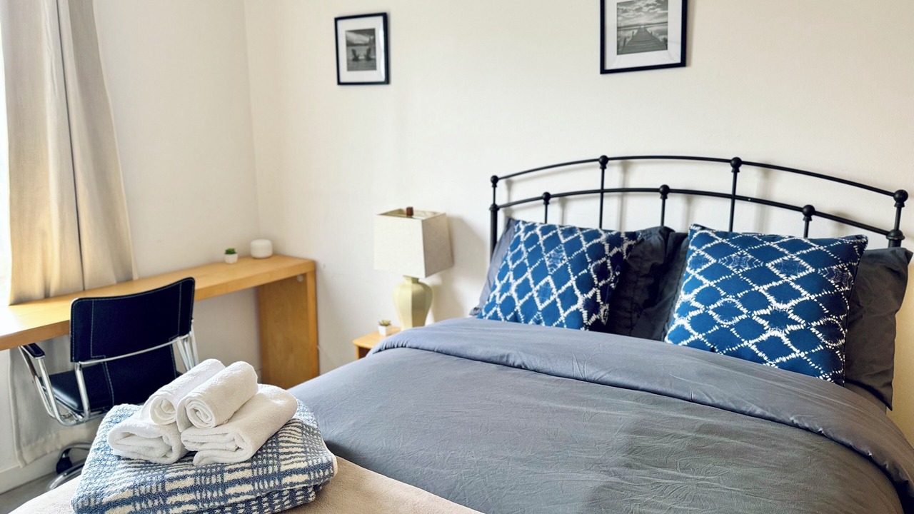 Photo of Bedroom in Outer Sunset