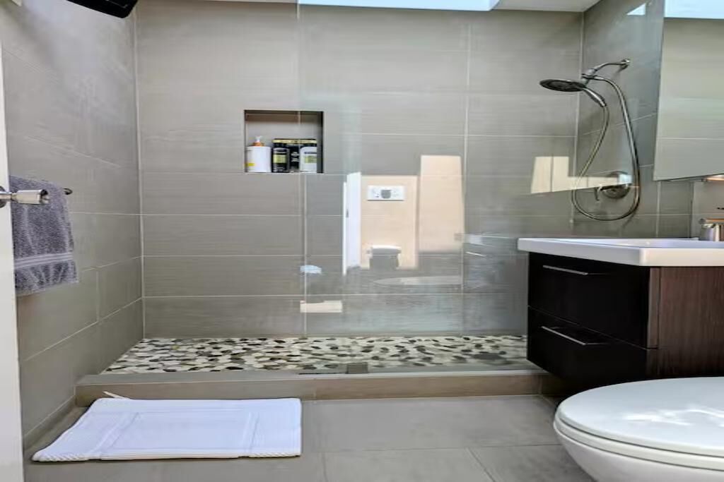 Photo of Bathroom in Outer Sunset