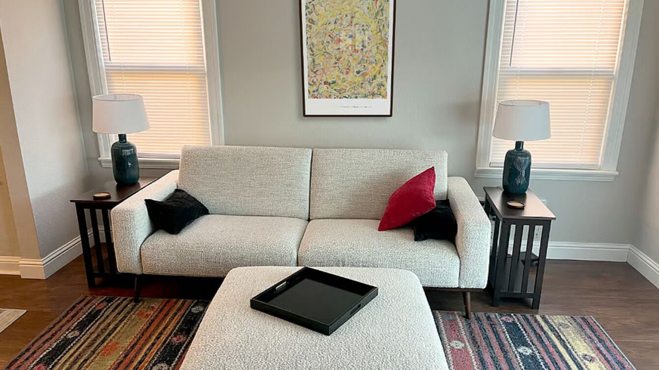 Photo of Livingroom in Burbank Gardens Neighborhood Association
