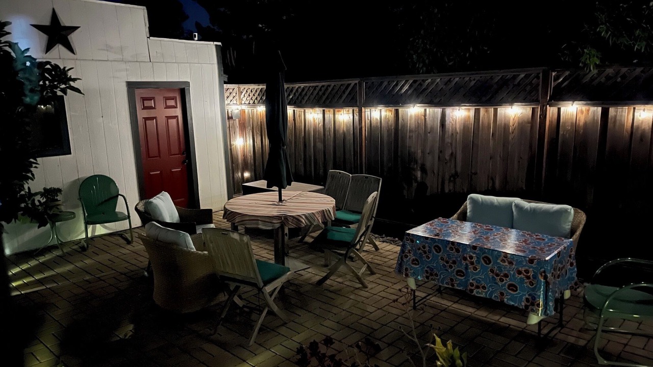 Photo of Outdoor in Burbank Gardens Neighborhood Association