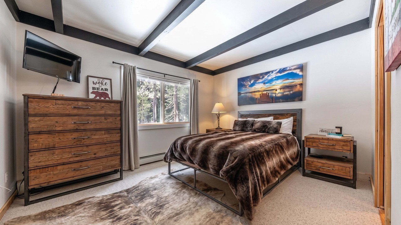 Photo of Bedroom in Tahoe Pines