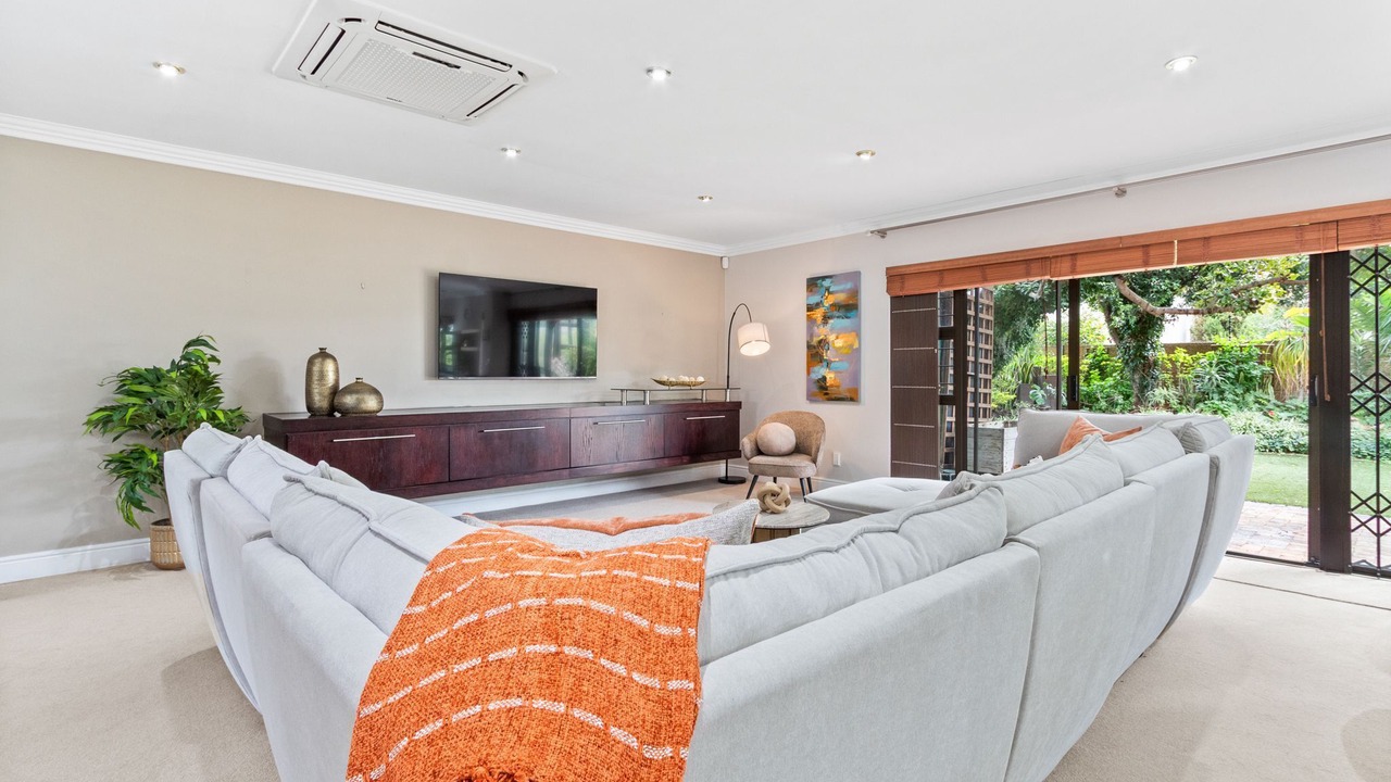 Photo of Livingroom in West Beach