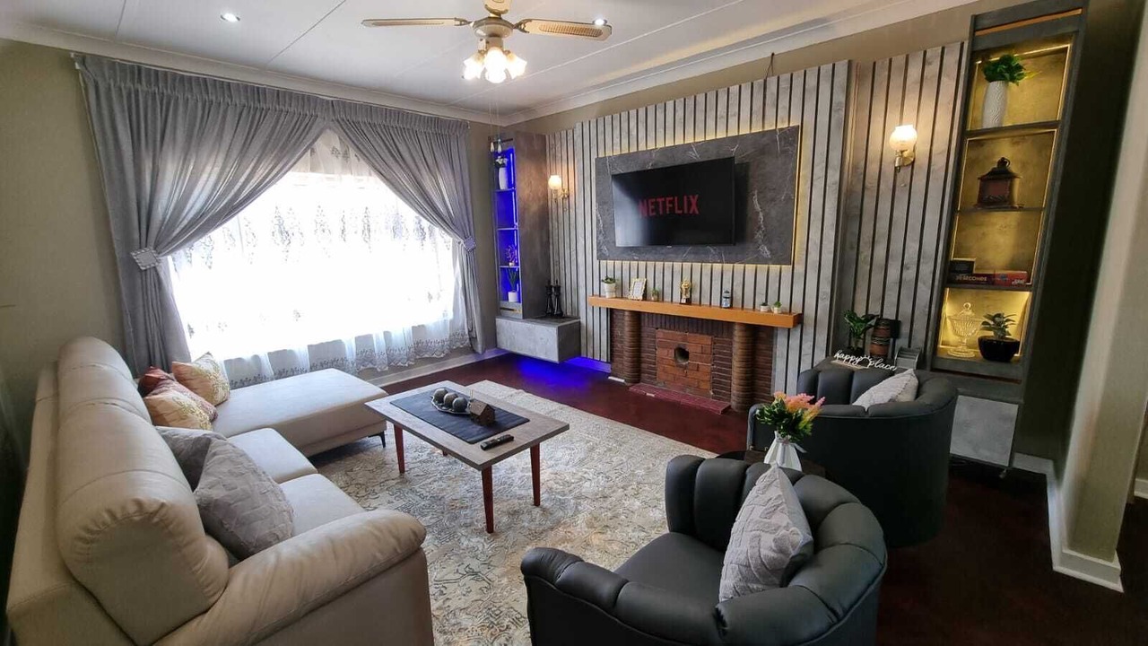 Photo of Livingroom in Northcliff