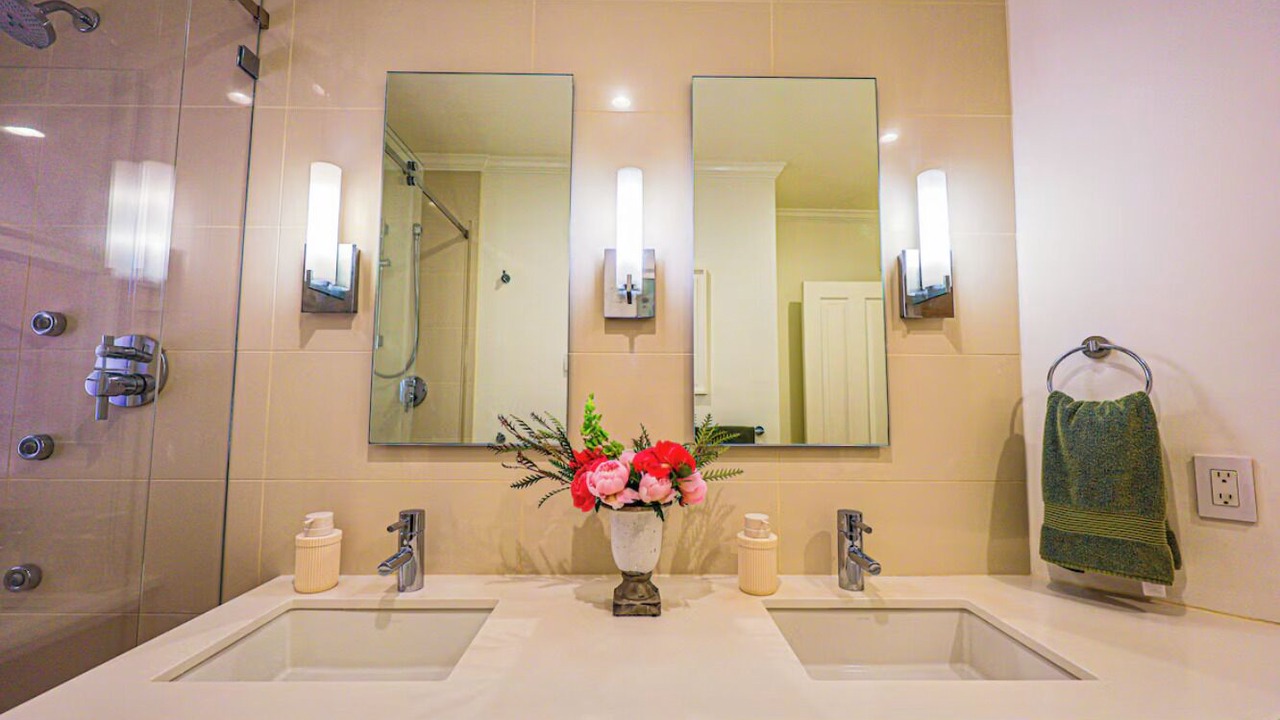 Photo of Bathroom in Lower Nob Hill