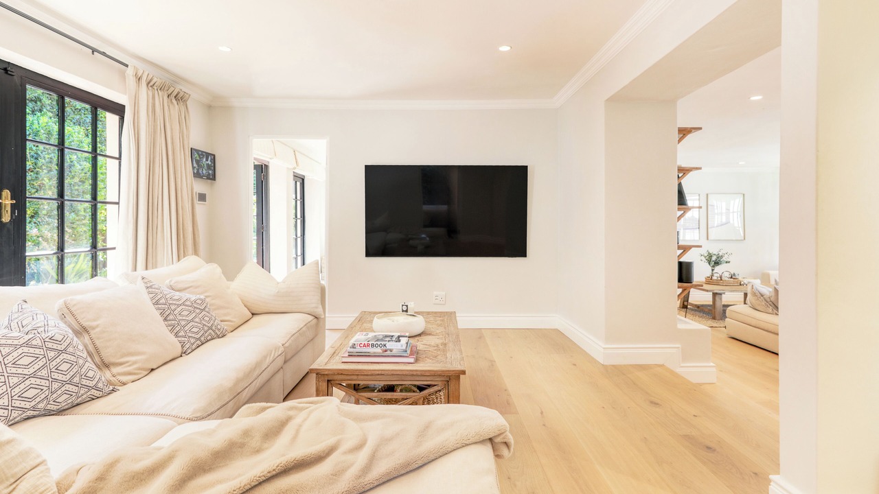 Photo of Livingroom in Newlands