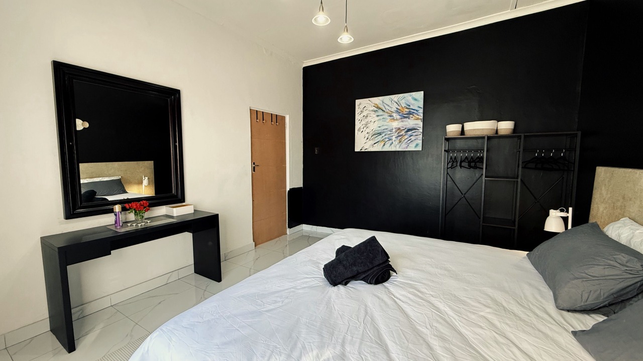 Photo of Bedroom in Lansdowne