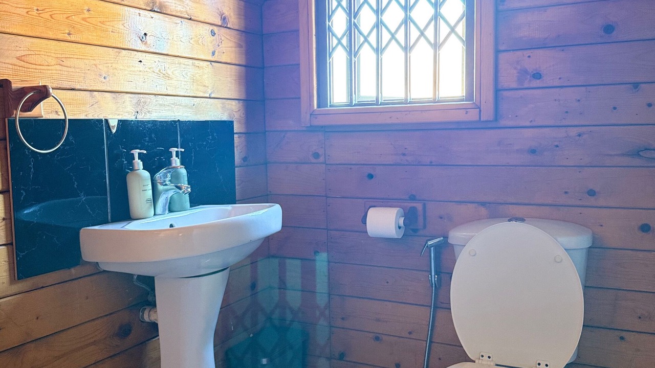 Photo of Bathroom in Lansdowne