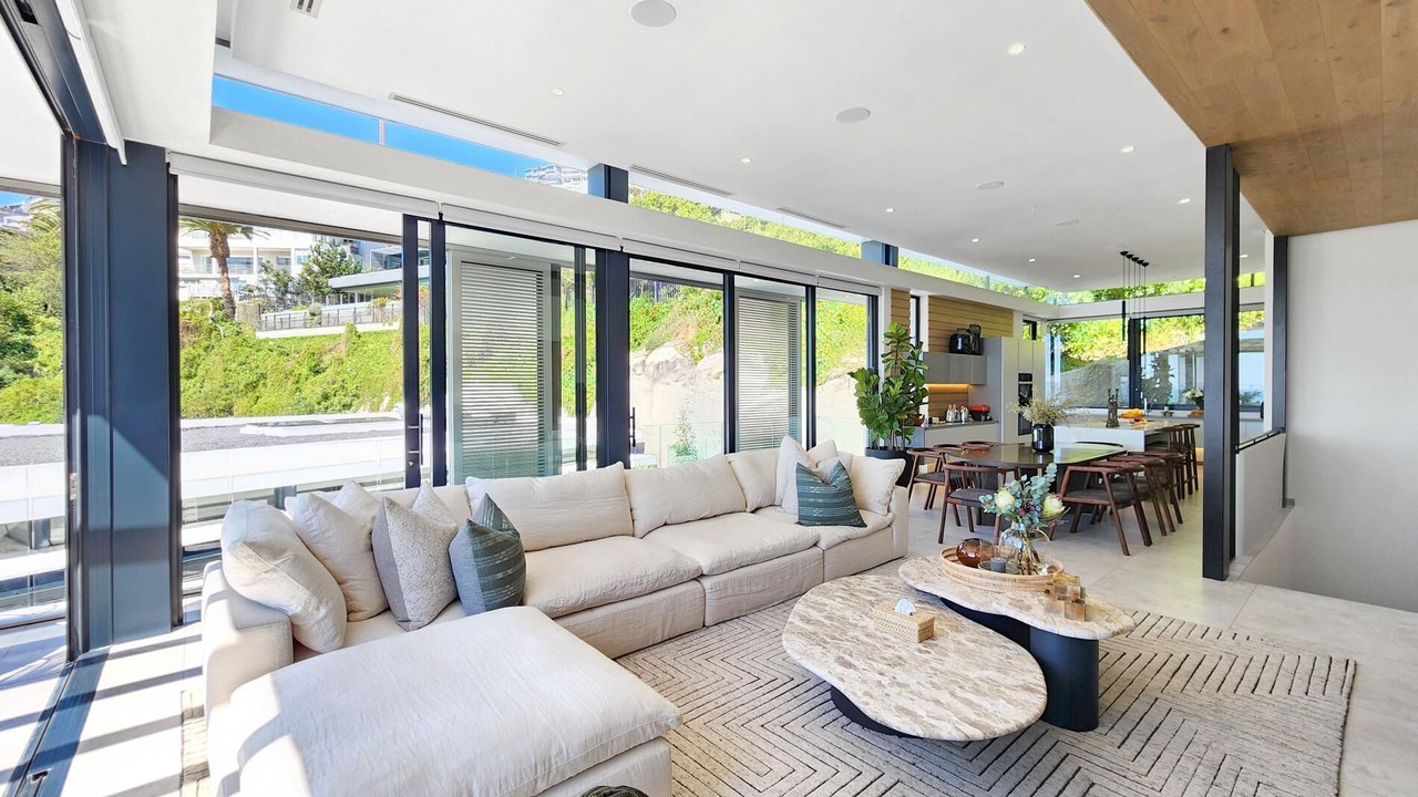 Photo of Livingroom in Bantry Bay