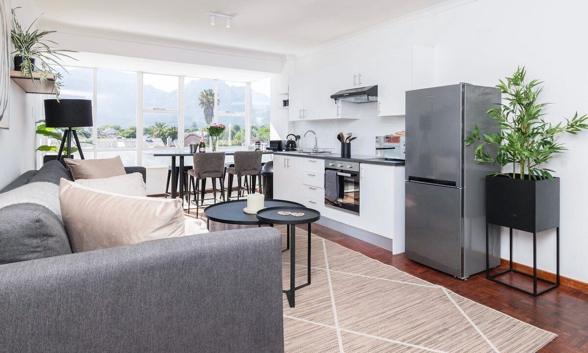 Photo of Livingroom in Claremont