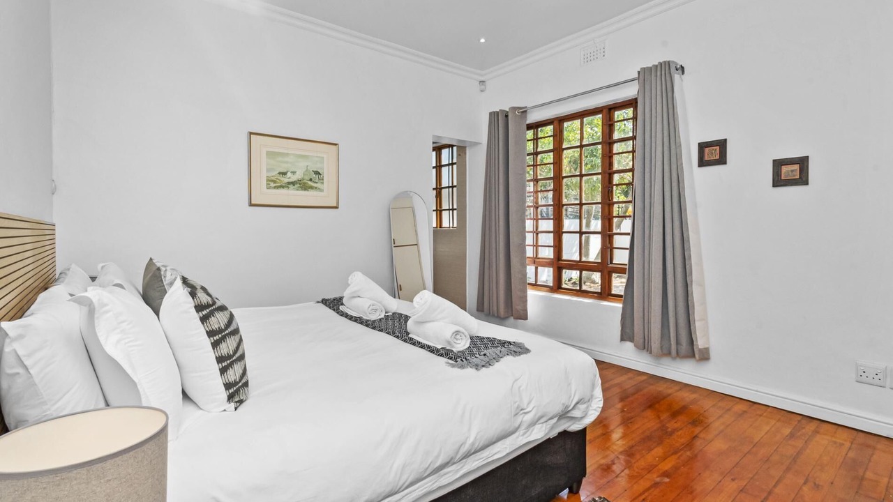 Photo of Livingroom in Claremont