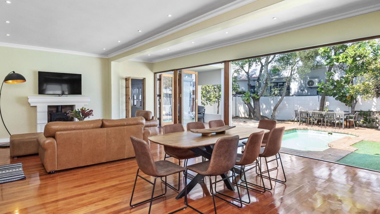 Photo of Livingroom in Claremont