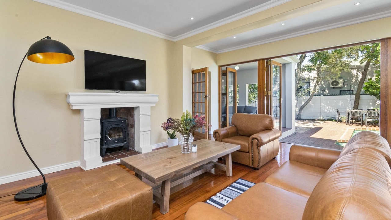 Photo of Livingroom in Claremont