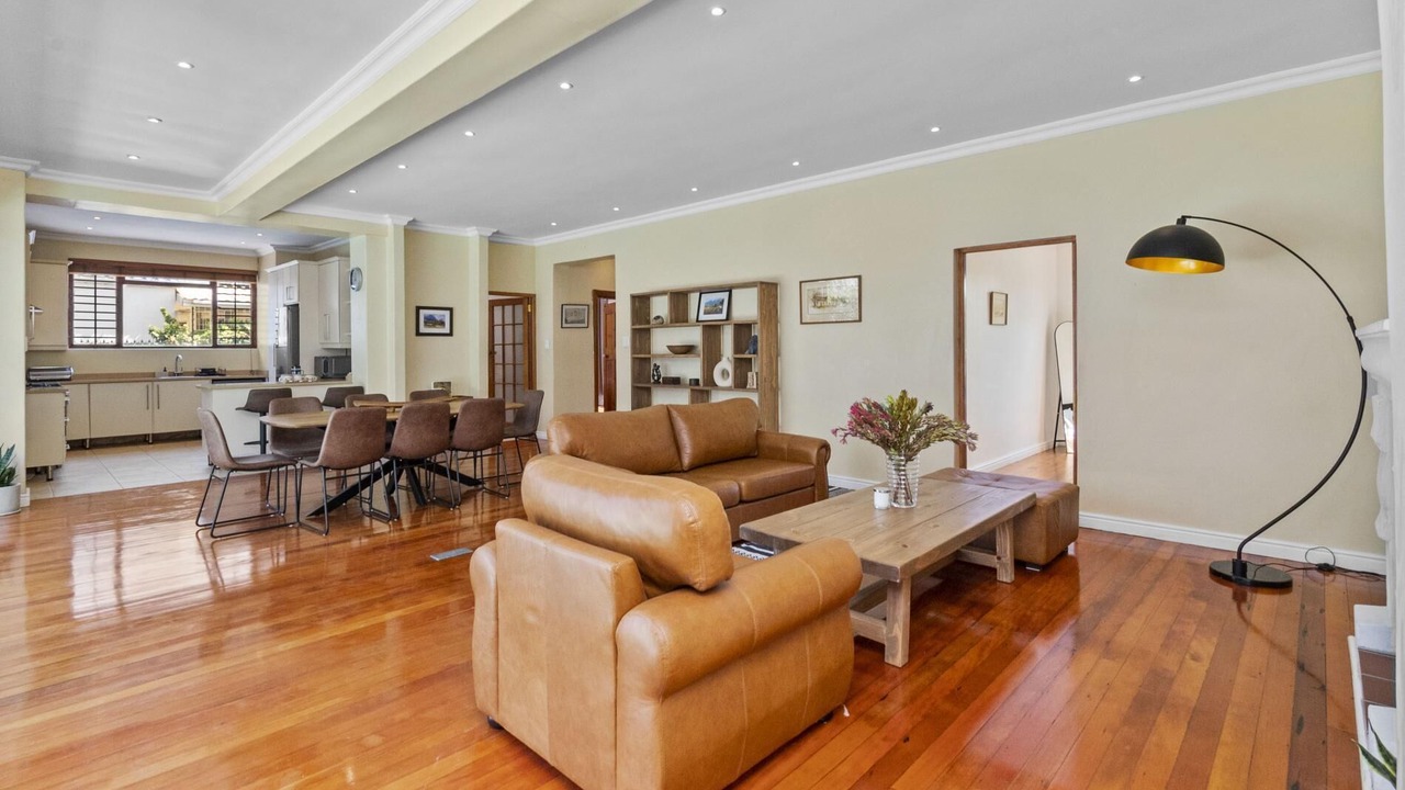 Photo of Livingroom in Claremont