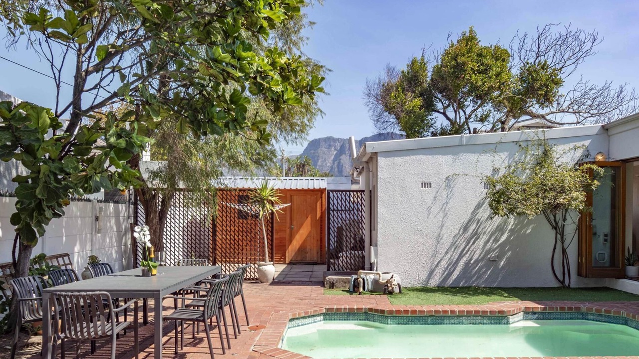 Photo of Livingroom in Claremont