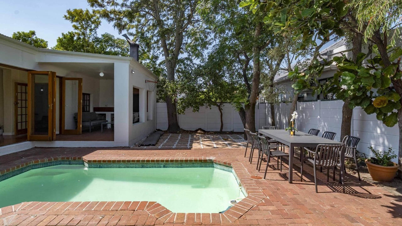 Photo of Livingroom in Claremont