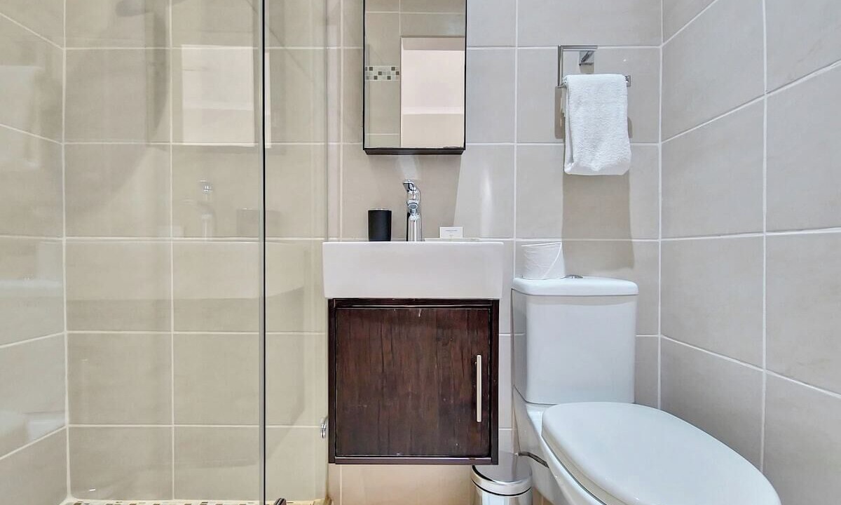 Photo of Bathroom in Three Anchor Bay