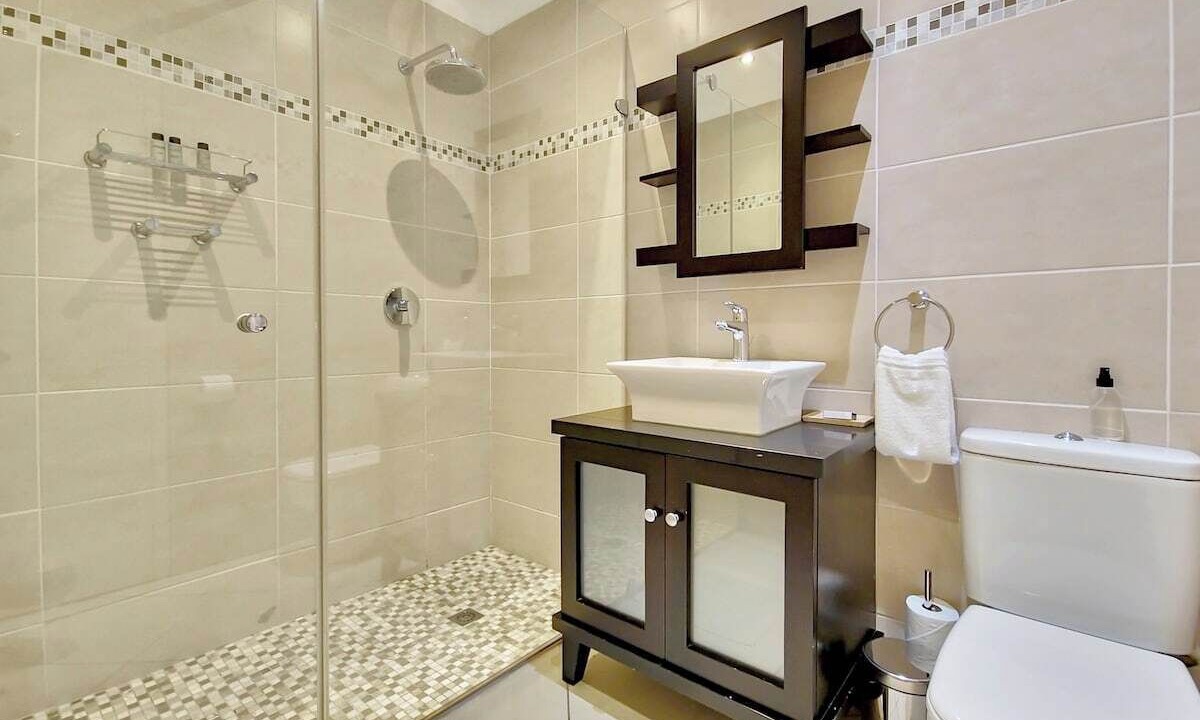 Photo of Bathroom in Three Anchor Bay