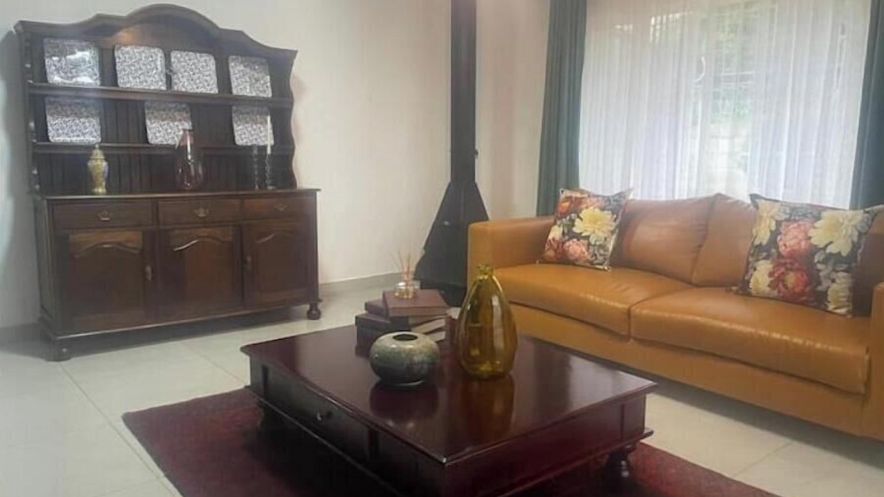 Photo of Livingroom in Croydon