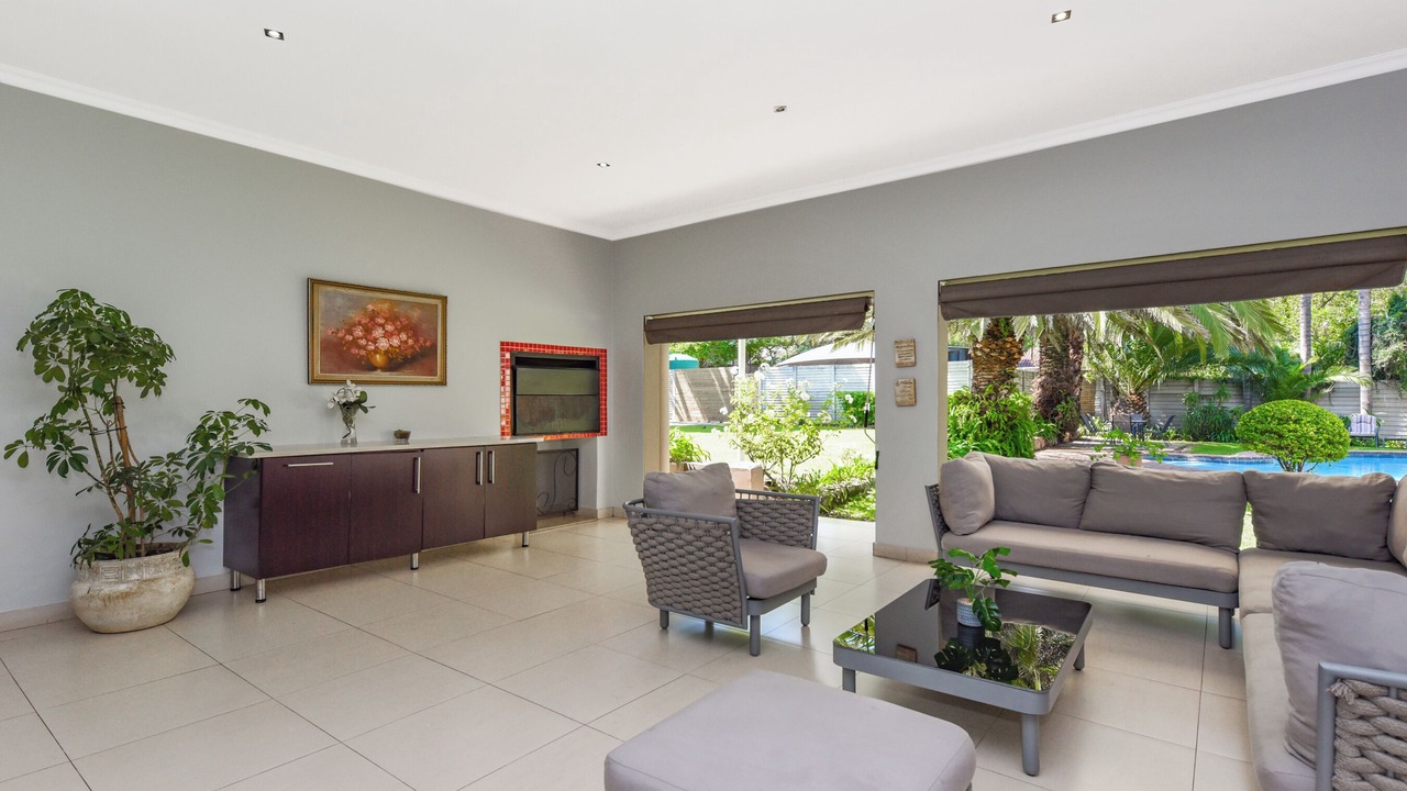 Photo of Livingroom in Greater Johannesburg Metropolitan Area