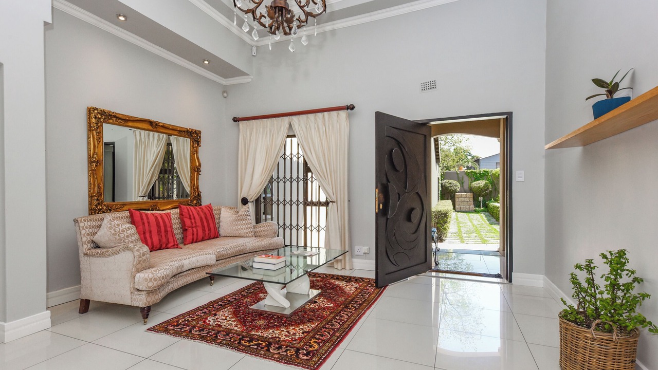 Photo of Livingroom in Greater Johannesburg Metropolitan Area
