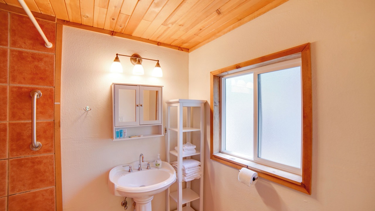 Photo of Bathroom in Cobb