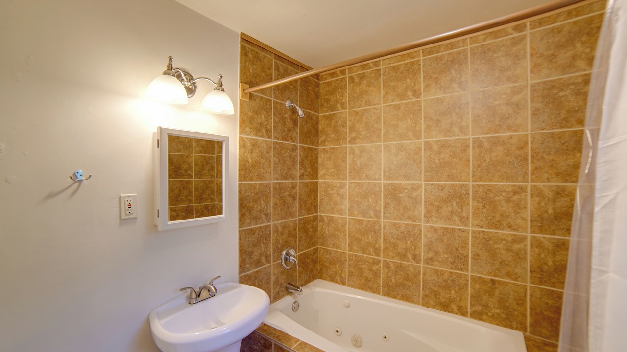 Photo of Bathroom in Cobb