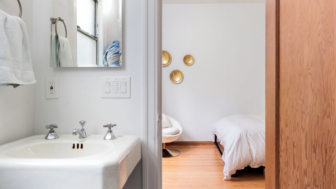 Photo of Bathroom in West Oakland