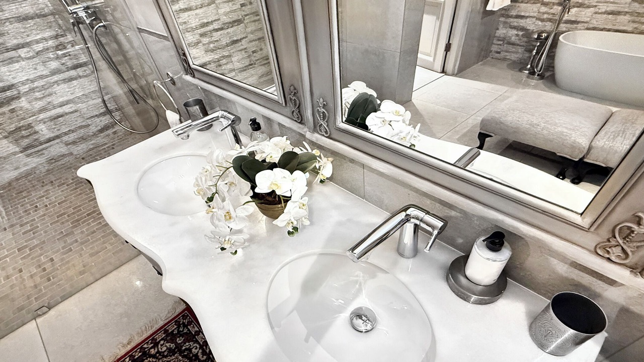 Photo of Bathroom in Greater Johannesburg Metropolitan Area