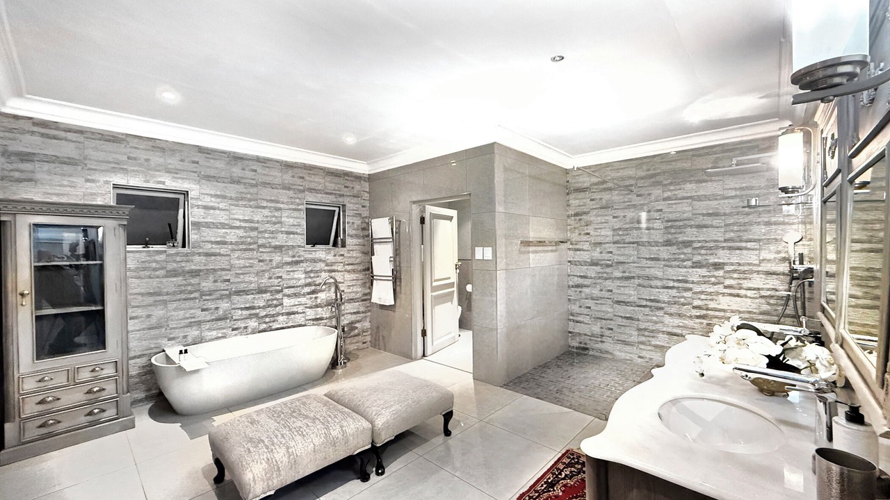 Photo of Bathroom in Greater Johannesburg Metropolitan Area
