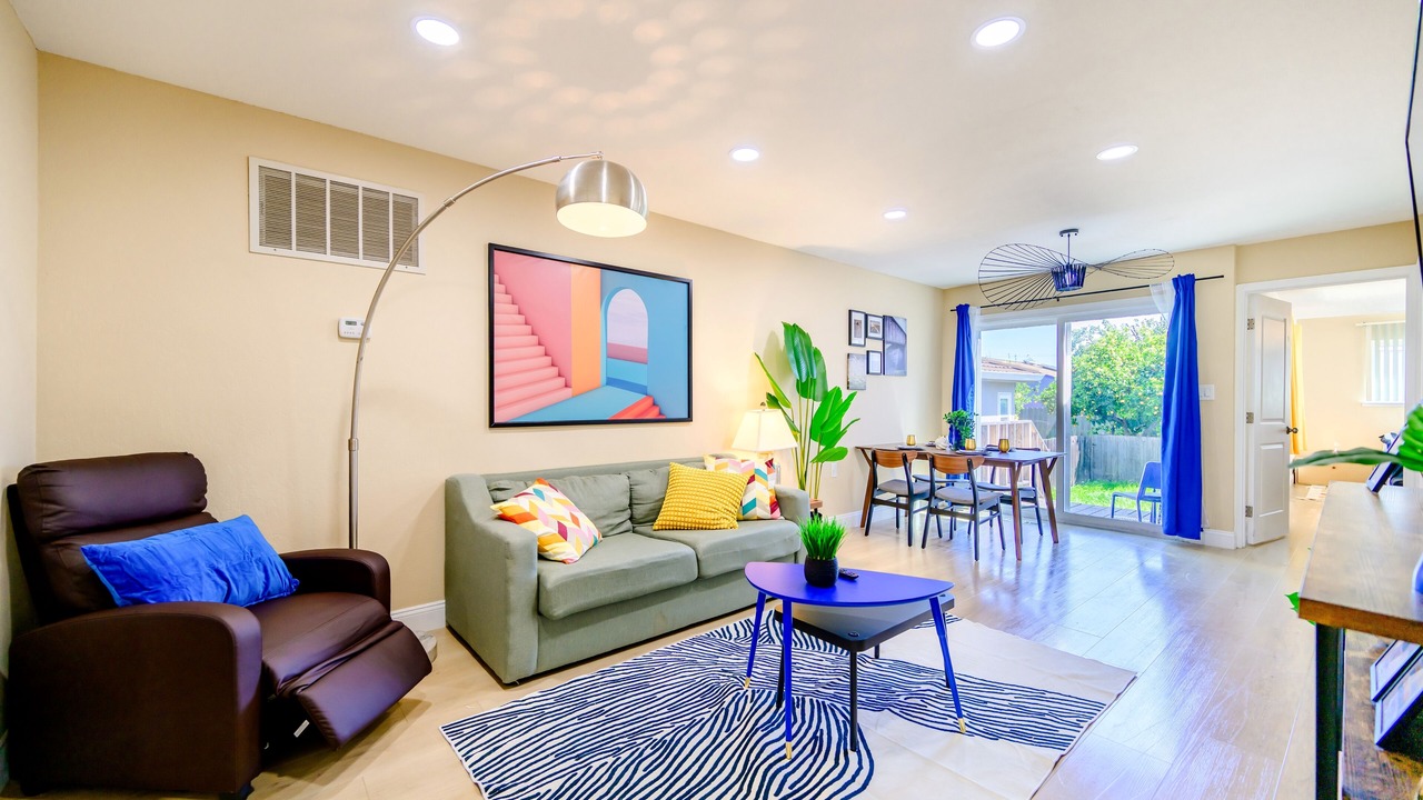 Photo of Livingroom in Davis Tract