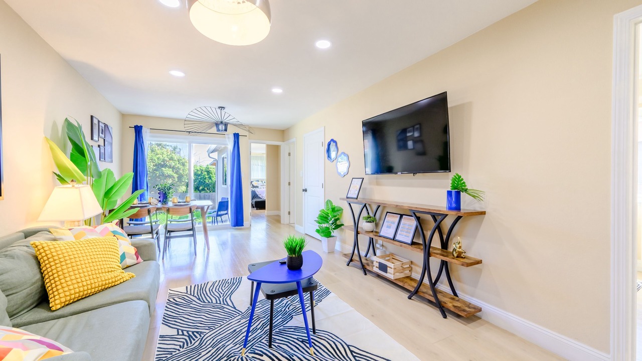 Photo of Livingroom in Davis Tract