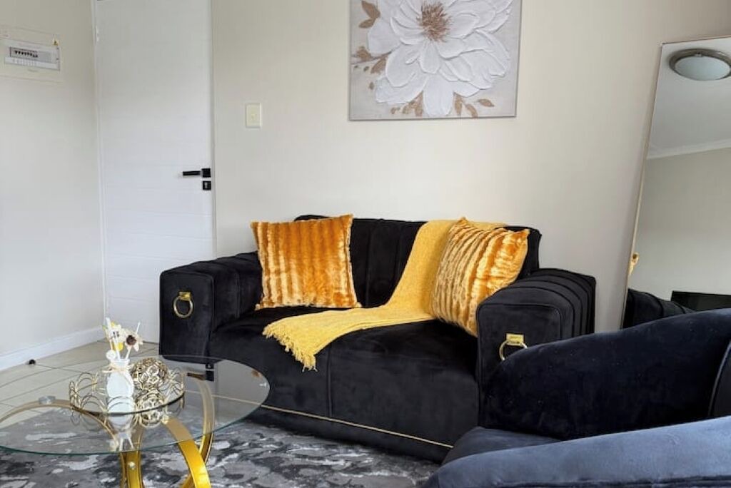 Photo of Livingroom in Greater Johannesburg Metropolitan Area