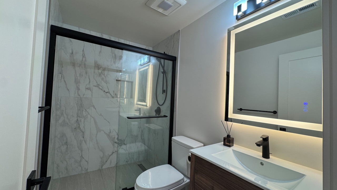 Photo of Bathroom in Outer Mission