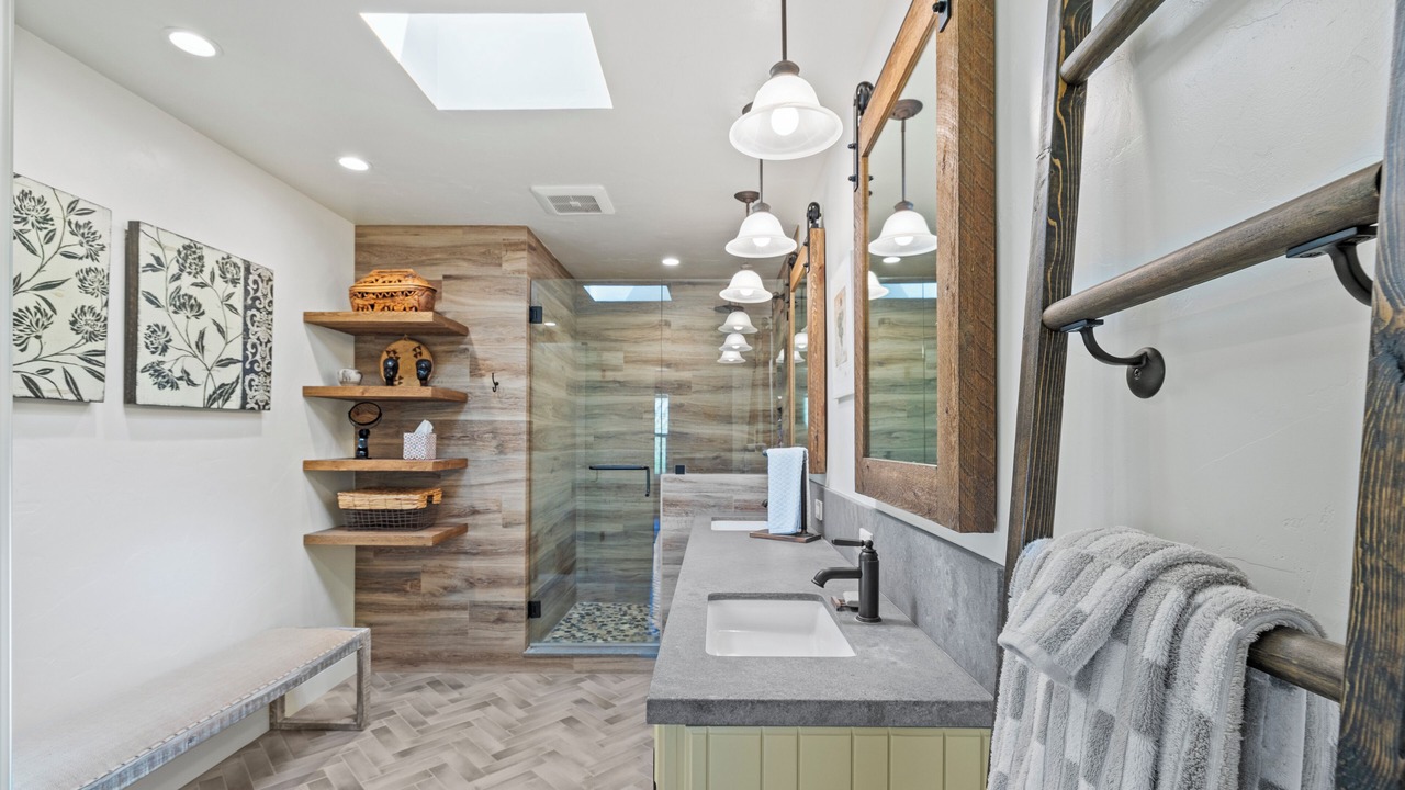 Photo of Bathroom in Geyserville