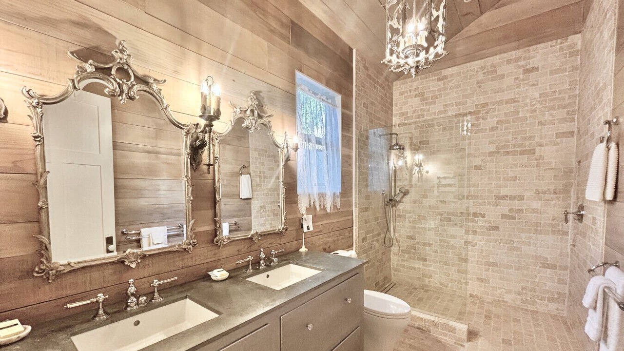 Photo of Bathroom in Kenwood