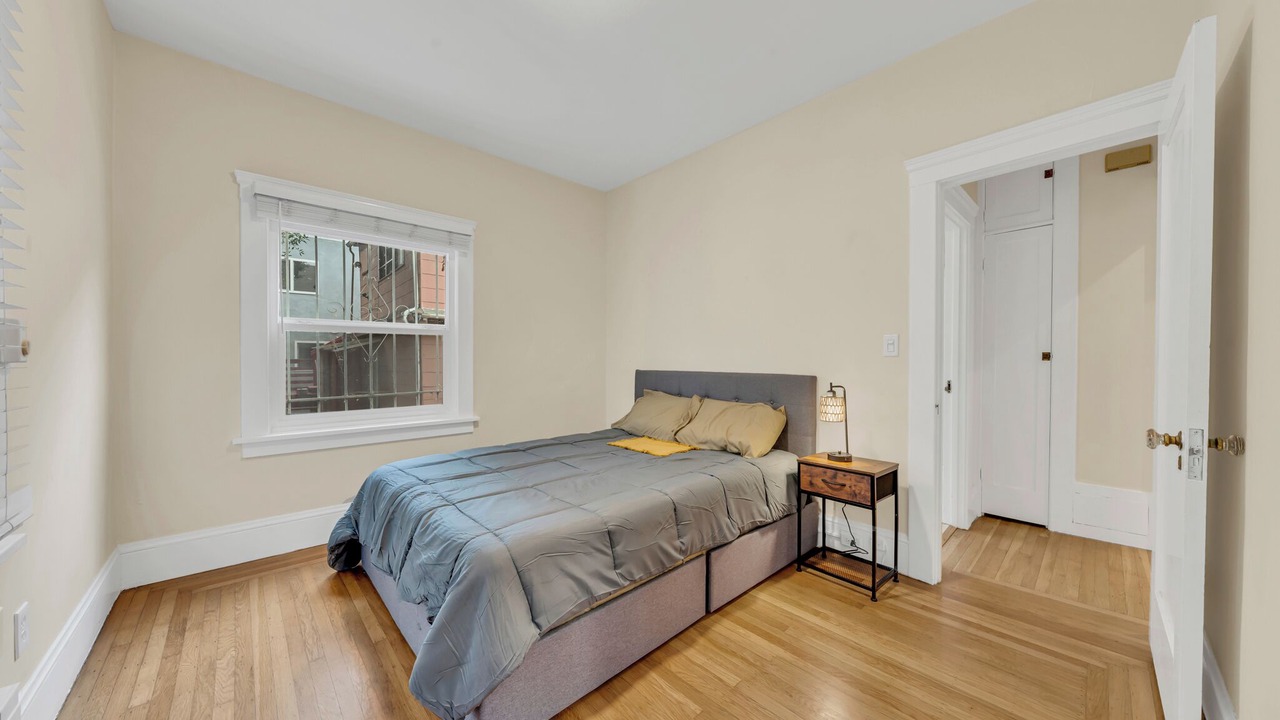 Photo of Bedroom in Adams Point