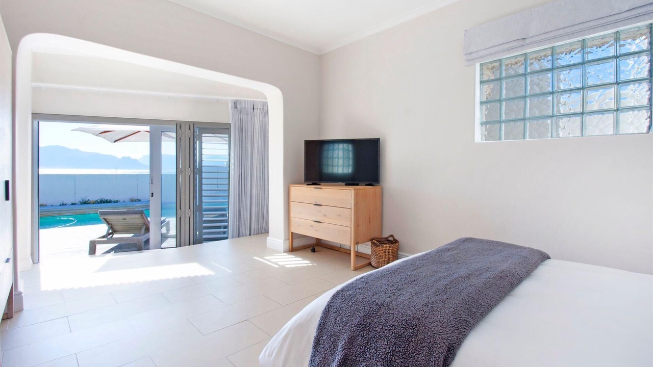 Photo of Bedroom in Kommetjie