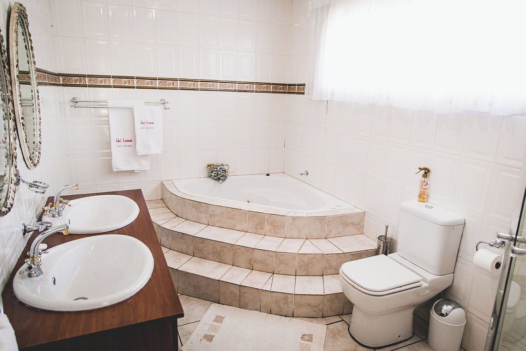 Photo of Bathroom in Komani