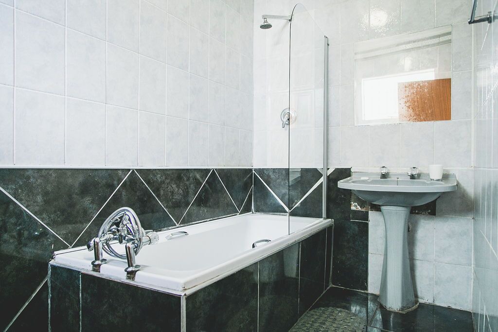 Photo of Bathroom in Komani